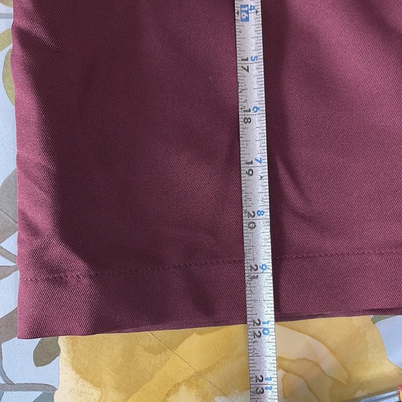 HAGGAR Men’s Performance Wear Pleated Golf Shorts Port Red | Size 32" - Picture 4 of 5